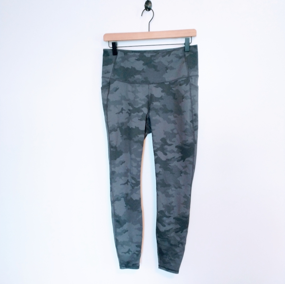 All in Motion grey camo leggings with side pockets size medium